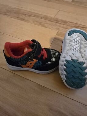 Saucony Kids Black, Orange & Teal Athletic Sneakers - Size 4.5c